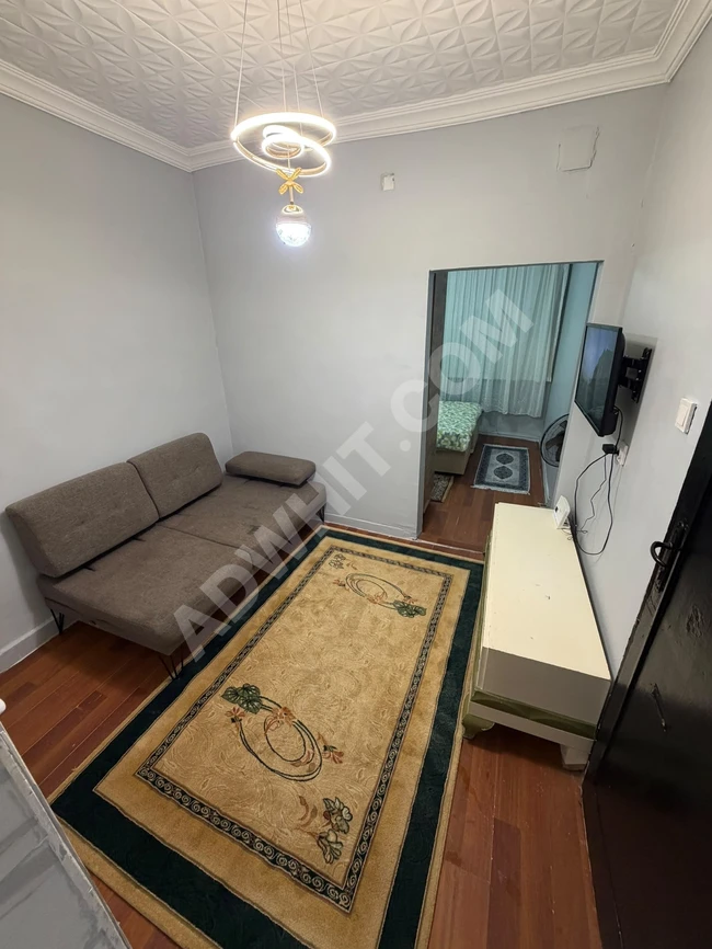 Taksim Meydana 5 dakika Full Esyali 1+1 Daire 