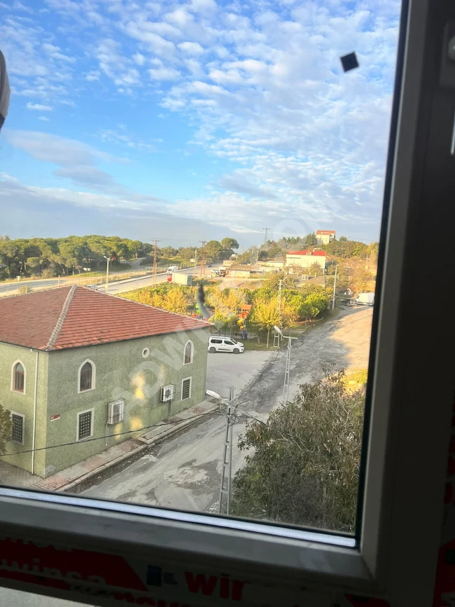 Kayaşehir'de satılık 3+1 tam donanımlı daire.