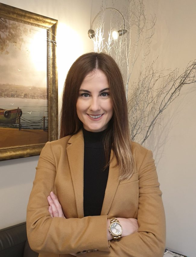 Uzm. Dt. Müjde Özgen 