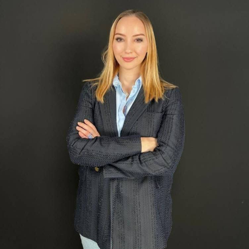 Specialist Dr. Emine Ayla Gökçe