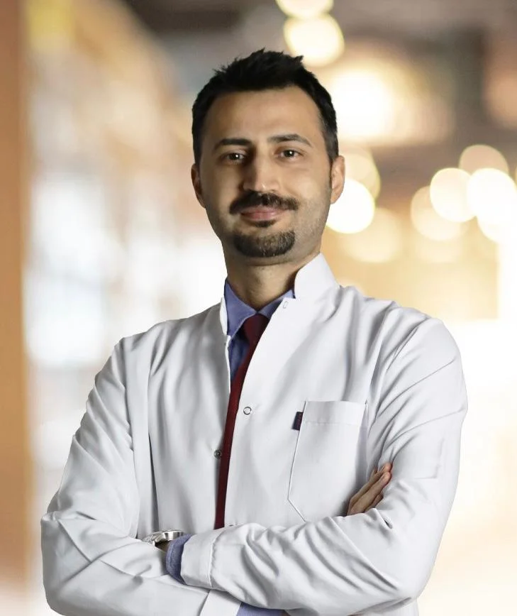 الدكتور إيلكر أوير