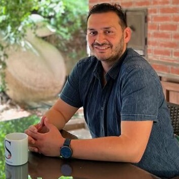 الدكتور صفّت أولوتاش