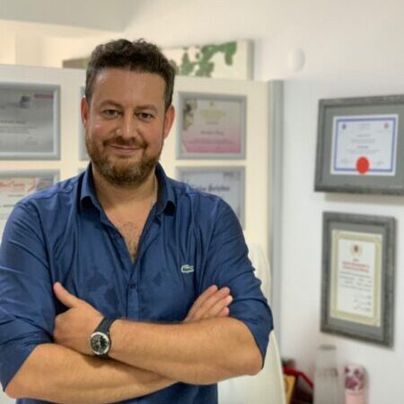 الدكتور مصطفى أكسوز