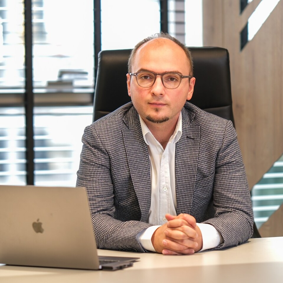 د. أُغورجان شينر 