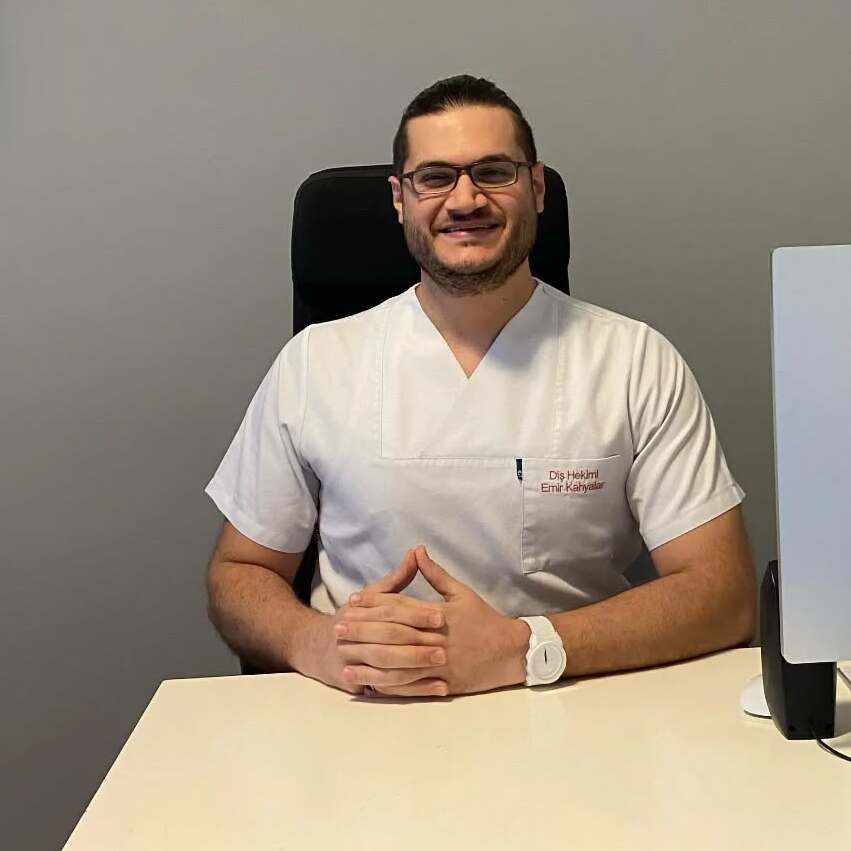 الدكتور أمير كاهيالار