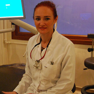 دكتورة لالي ديرلين