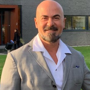 Op. Dr. Akın Demiralay