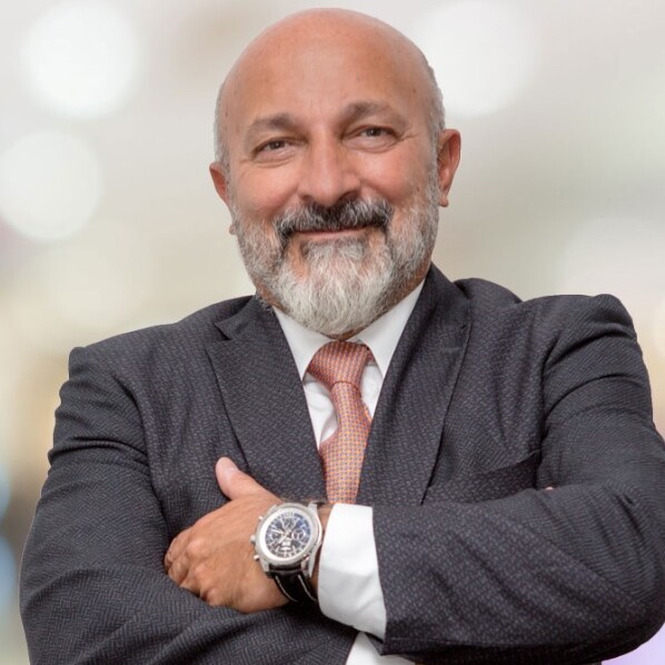 الدكتور مراد توبالان