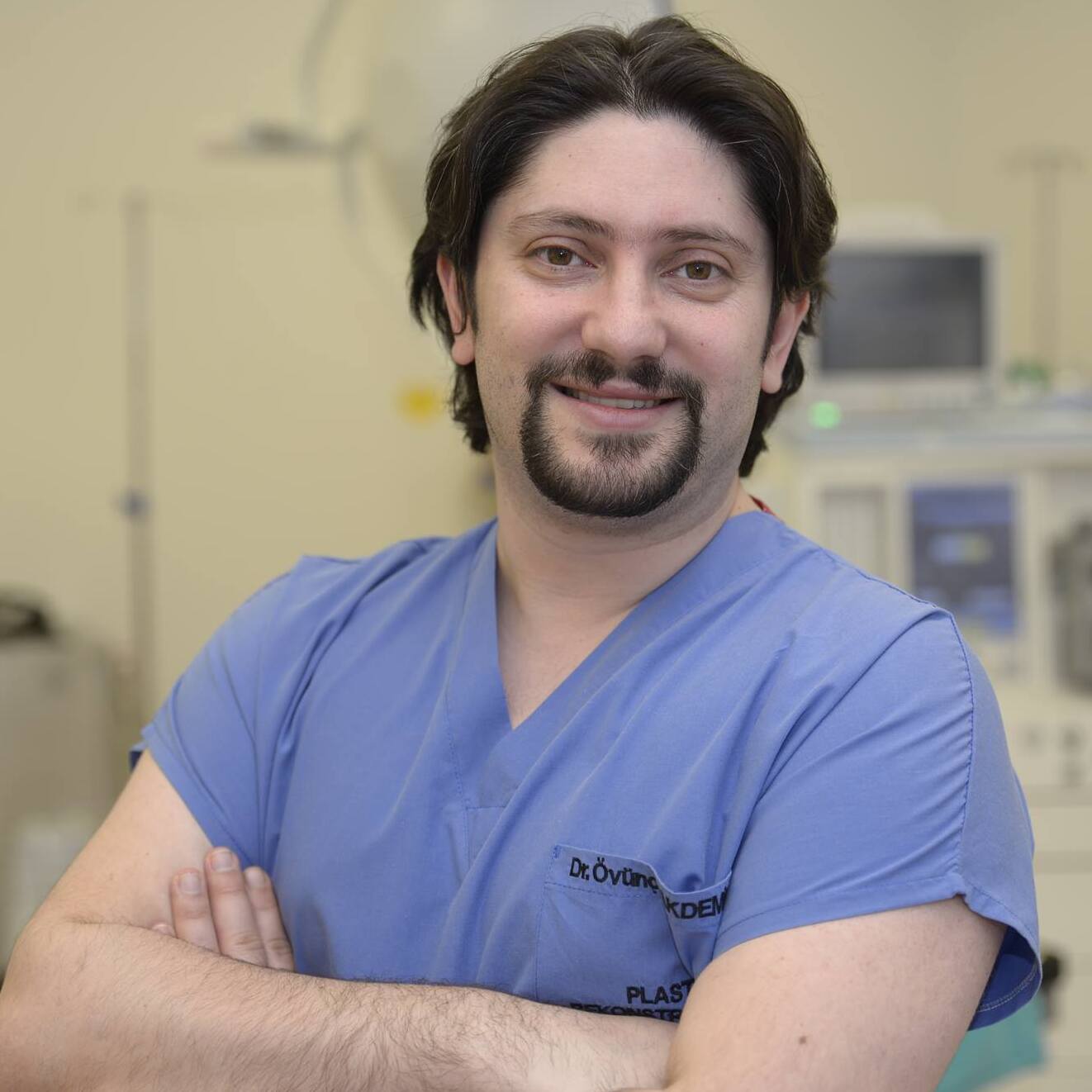 الأستاذ المساعد الدكتور أوفنج أكديمير