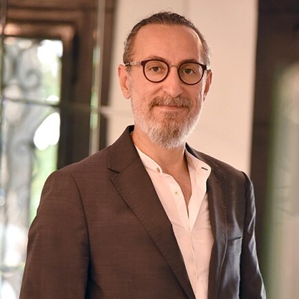 الدكتور حكان دميريل