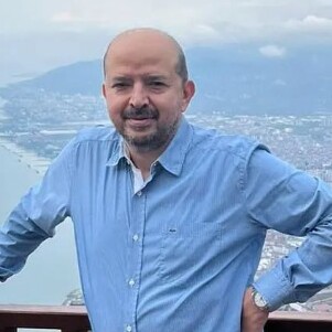 Dt. Volkan Arıkoğlu 