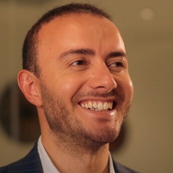 Op. Dr. Mustafa Öztürk