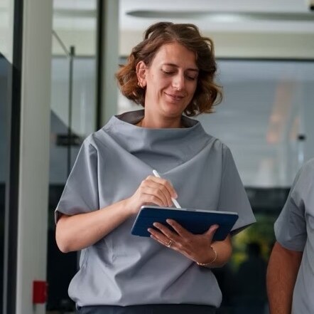 Diş Hekimi Berna Ölce