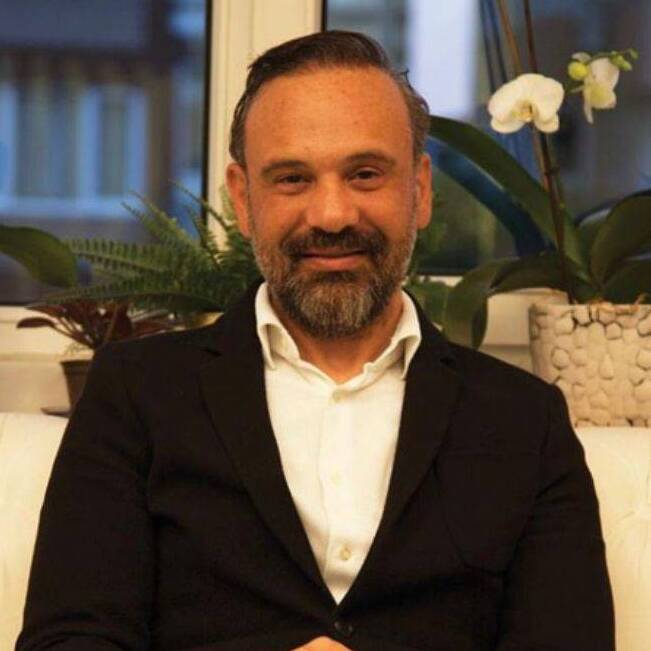 Dt. Kadir Serhat Şahin 