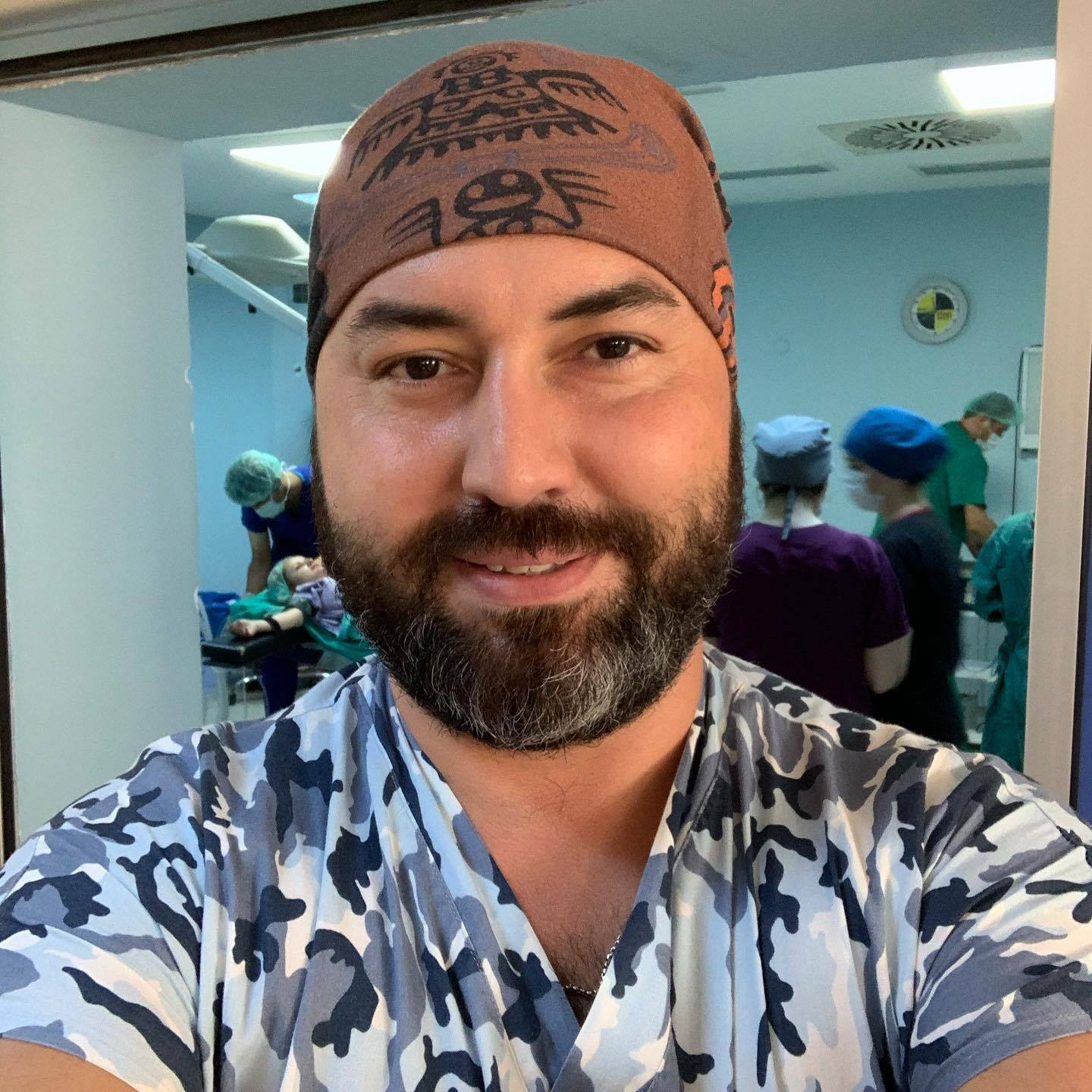 Op. Dr. Anıl Özpak