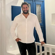 د. أورجون أكتاش