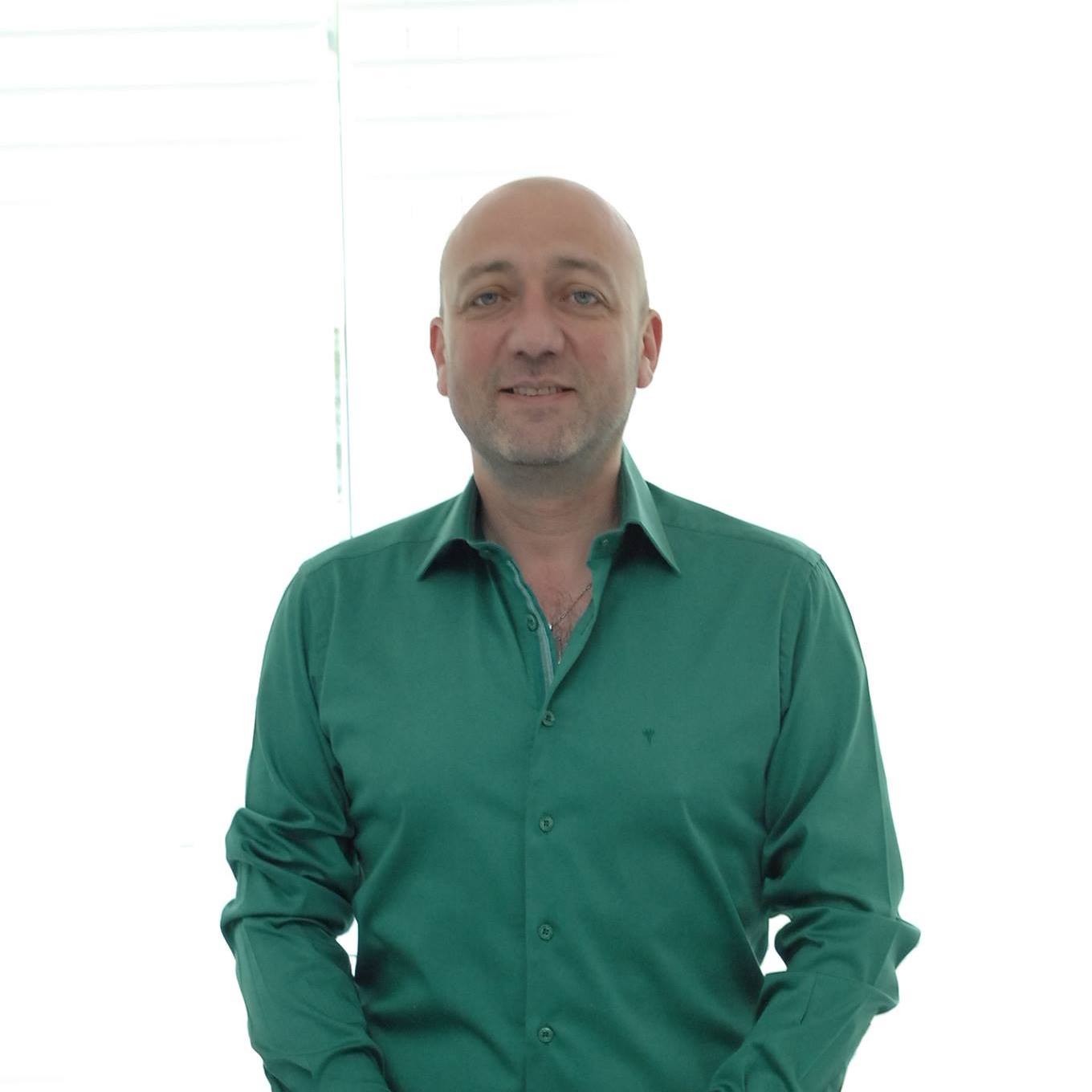 Dr. Dt. Halit Emre Kavlak 