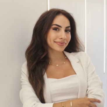 Dt. Cansu Ekmekcioğlu