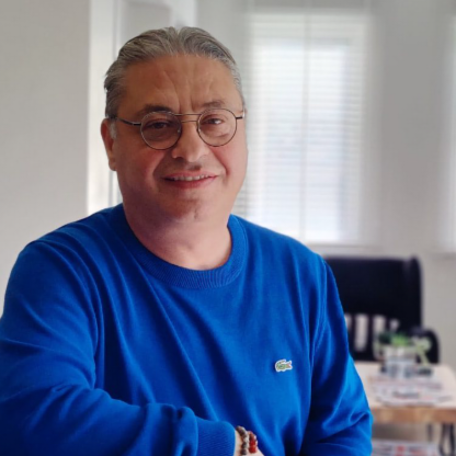 الدكتور يوجل باشتورك