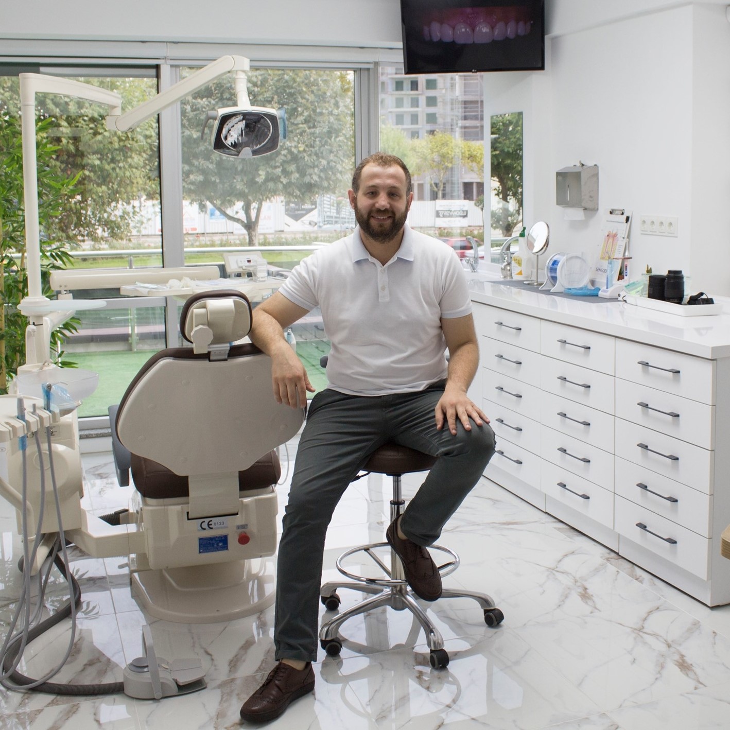 Specialist Dr. Adnan Köse